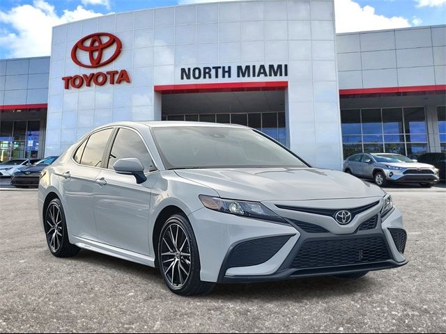 2024 Toyota Camry SE