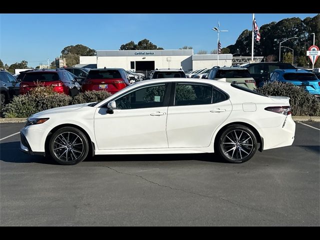2024 Toyota Camry SE