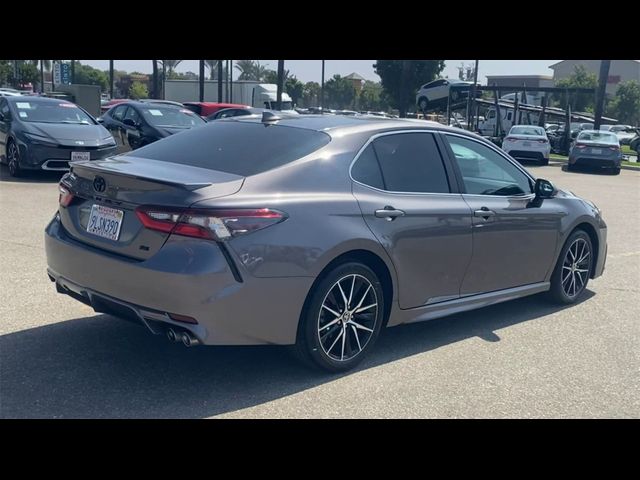 2024 Toyota Camry SE