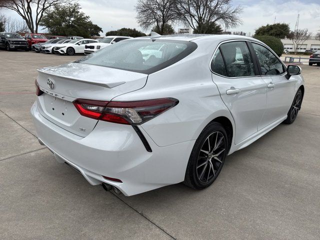 2024 Toyota Camry SE