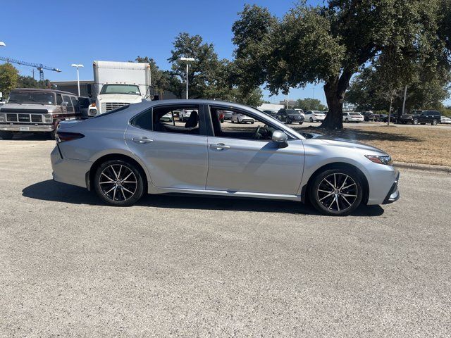 2024 Toyota Camry SE