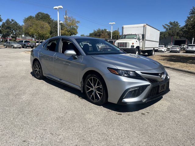 2024 Toyota Camry SE