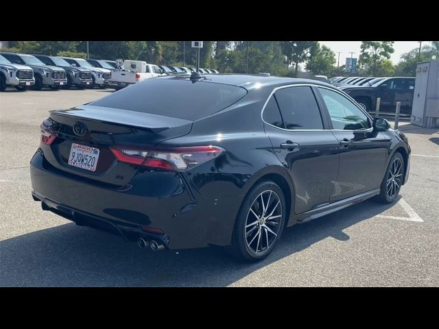 2024 Toyota Camry SE