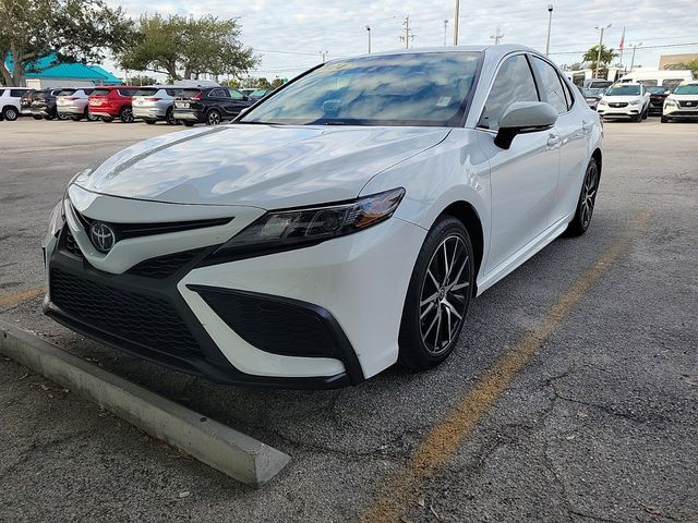 2024 Toyota Camry SE