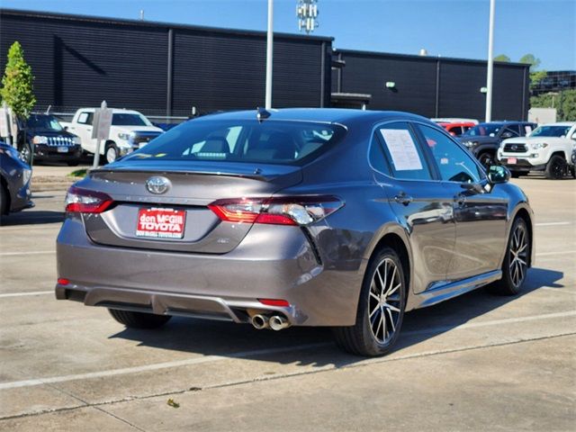 2024 Toyota Camry SE