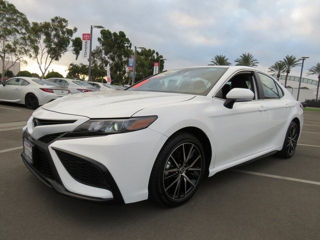 2024 Toyota Camry SE