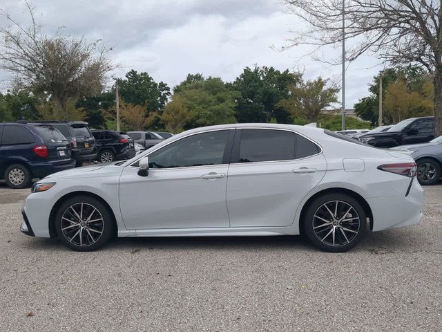 2024 Toyota Camry SE