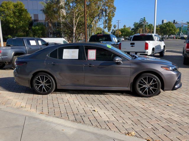 2024 Toyota Camry SE