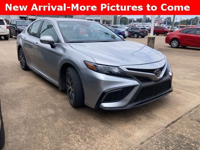 2024 Toyota Camry SE