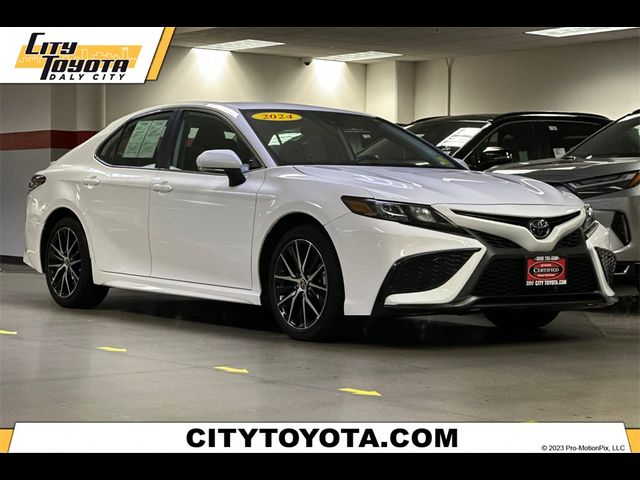 2024 Toyota Camry SE