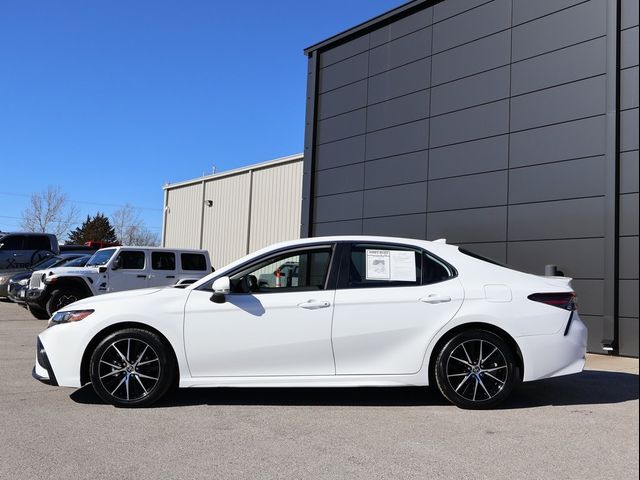 2024 Toyota Camry SE