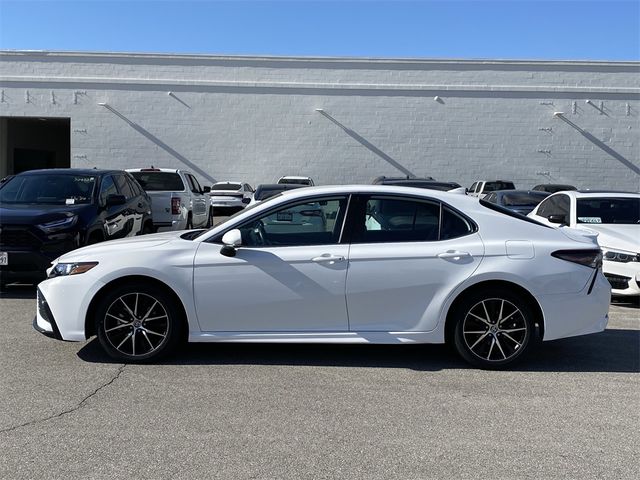 2024 Toyota Camry SE