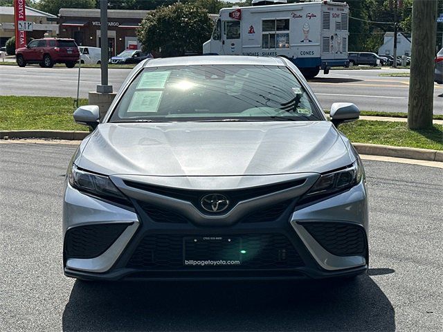 2024 Toyota Camry SE