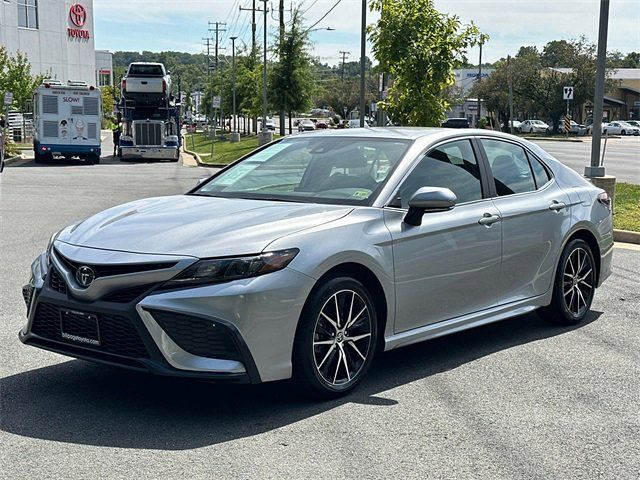 2024 Toyota Camry SE