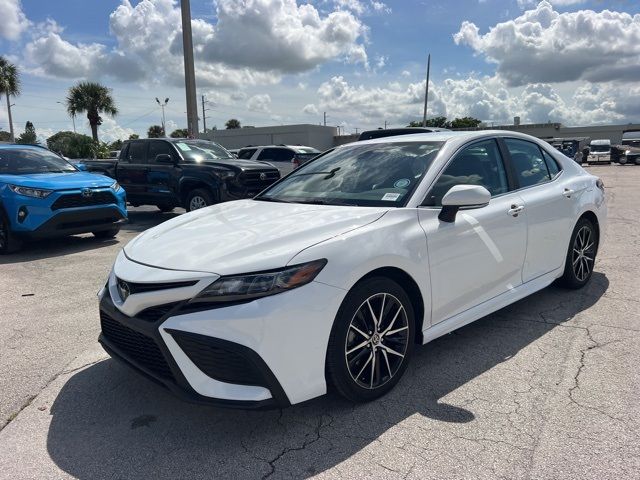 2024 Toyota Camry SE