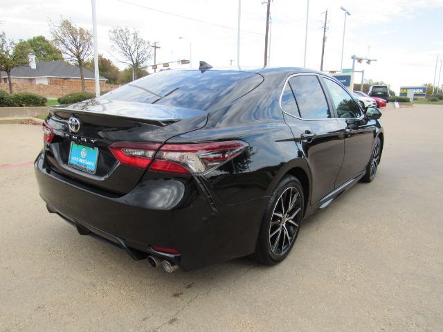 2024 Toyota Camry SE