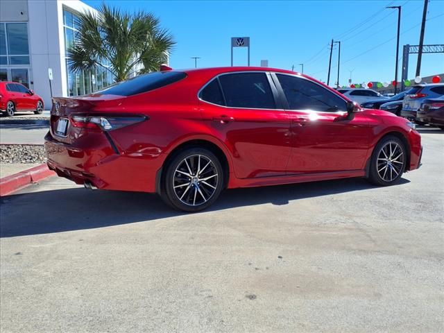 2024 Toyota Camry SE