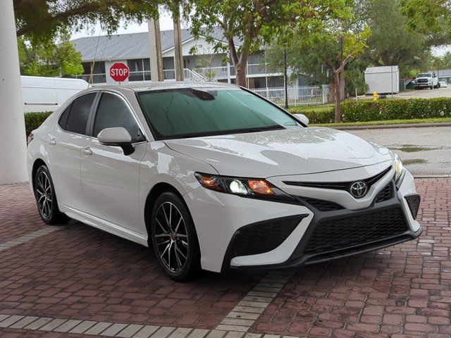 2024 Toyota Camry SE