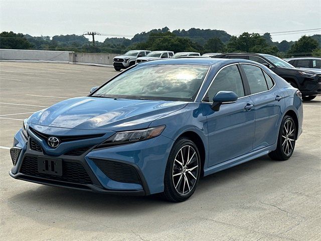 2024 Toyota Camry SE