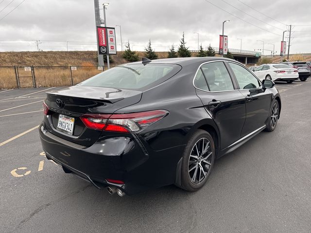 2024 Toyota Camry SE