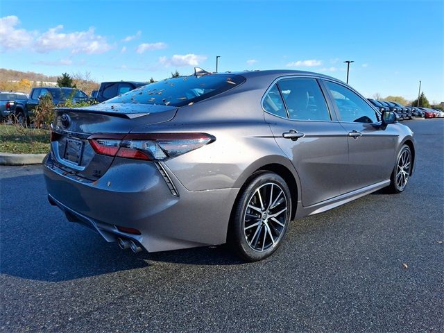 2024 Toyota Camry SE