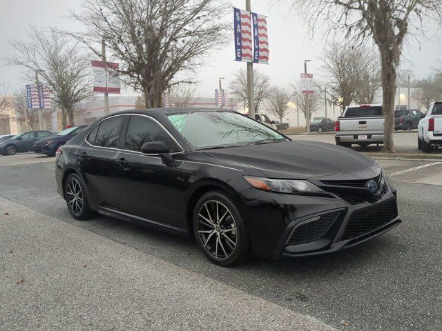 2024 Toyota Camry Hybrid SE