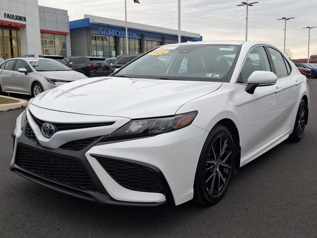 2024 Toyota Camry Hybrid SE