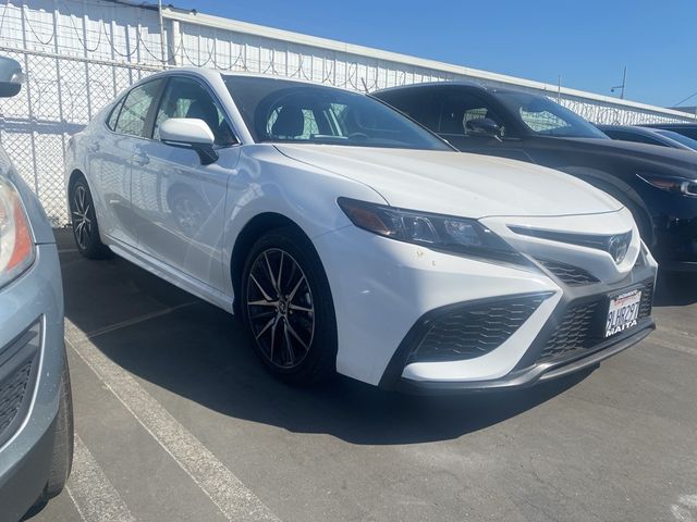 2024 Toyota Camry SE