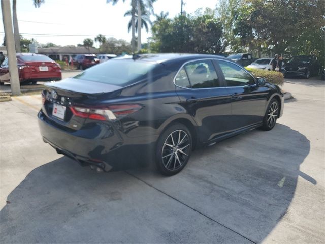 2024 Toyota Camry SE