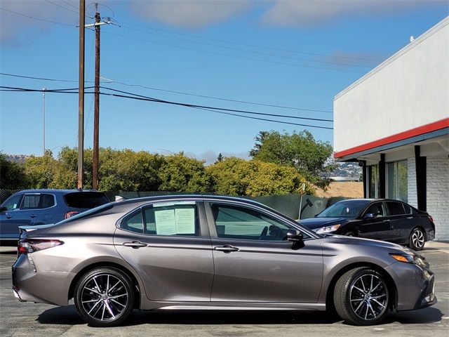 2024 Toyota Camry SE