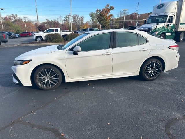 2024 Toyota Camry SE