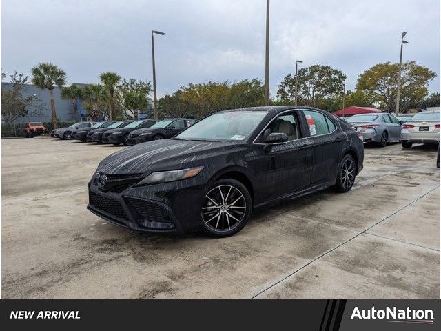 2024 Toyota Camry SE