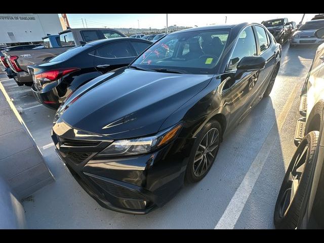 2024 Toyota Camry SE