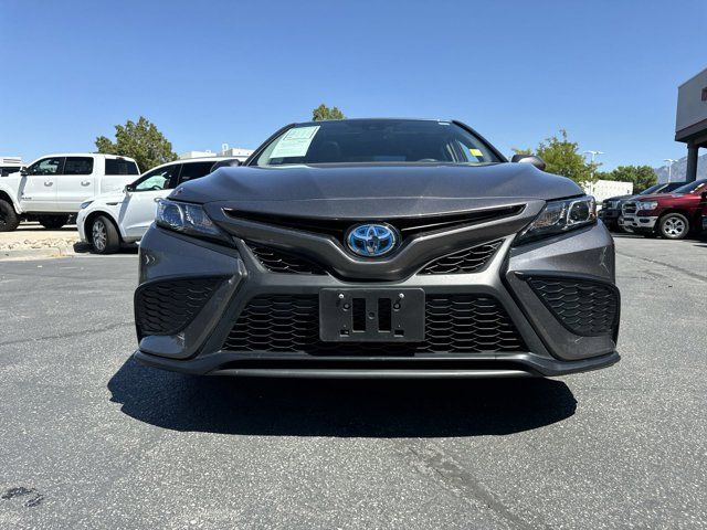 2024 Toyota Camry Hybrid SE