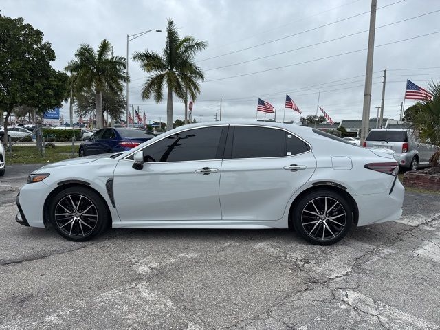 2024 Toyota Camry SE