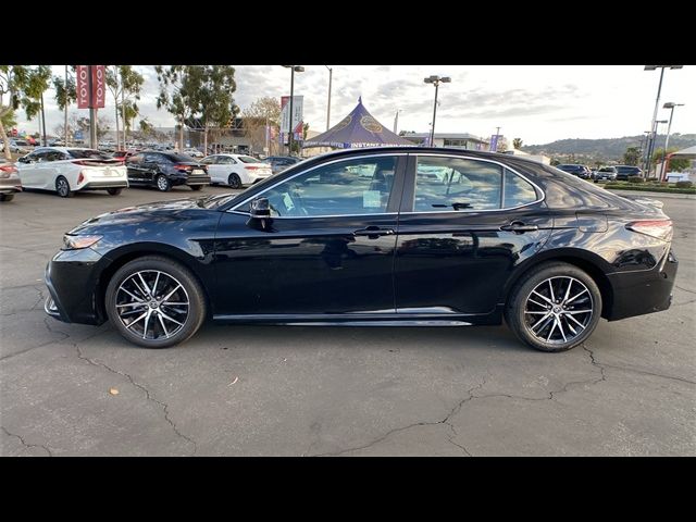 2024 Toyota Camry SE