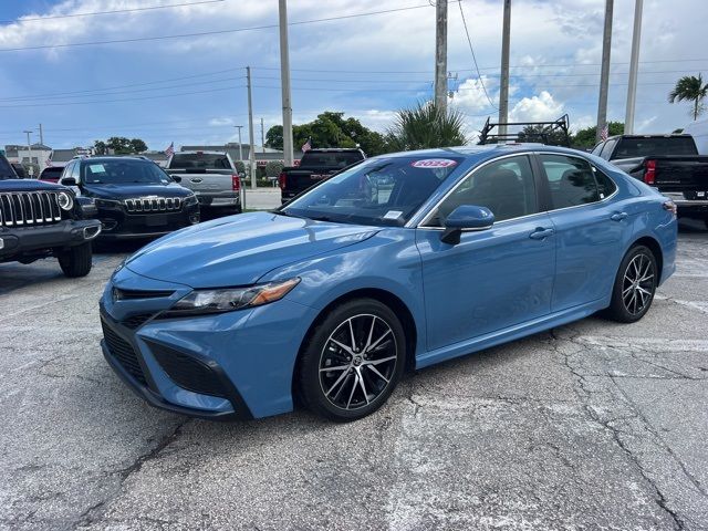 2024 Toyota Camry SE