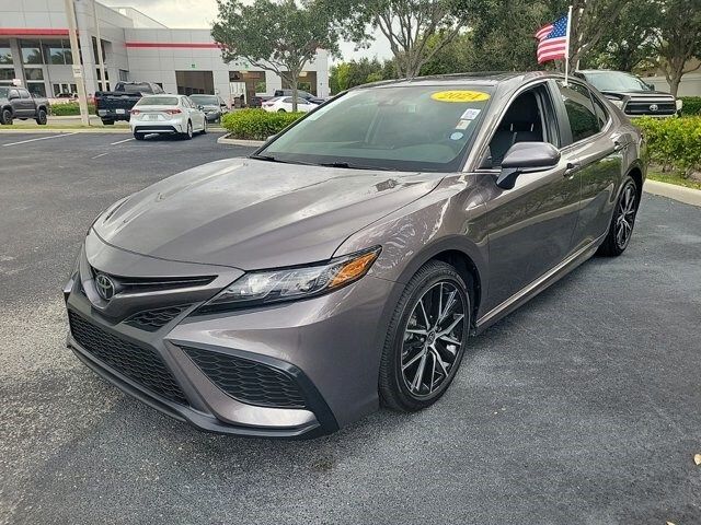 2024 Toyota Camry SE