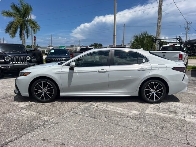 2024 Toyota Camry SE