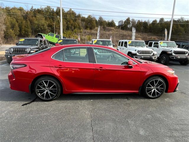 2024 Toyota Camry SE