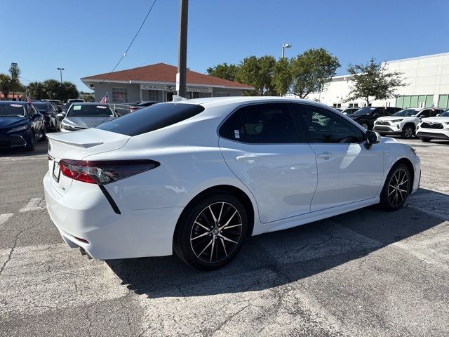 2024 Toyota Camry SE