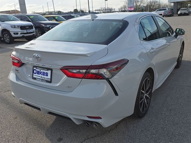 2024 Toyota Camry SE