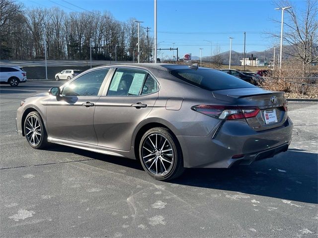 2024 Toyota Camry SE