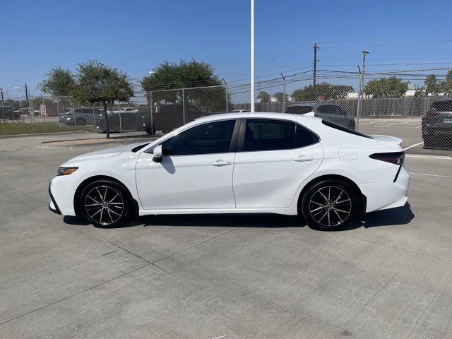 2024 Toyota Camry SE