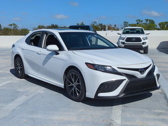 2024 Toyota Camry SE