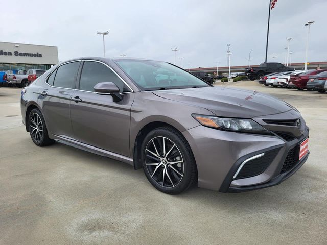 2024 Toyota Camry SE