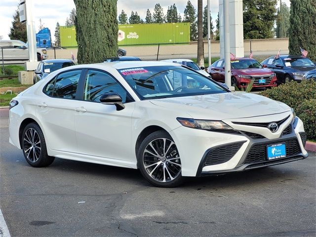 2024 Toyota Camry SE Nightshade