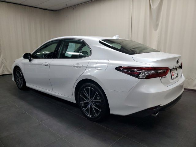 2024 Toyota Camry Hybrid XLE