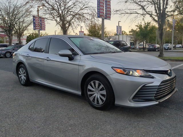 2024 Toyota Camry Hybrid LE