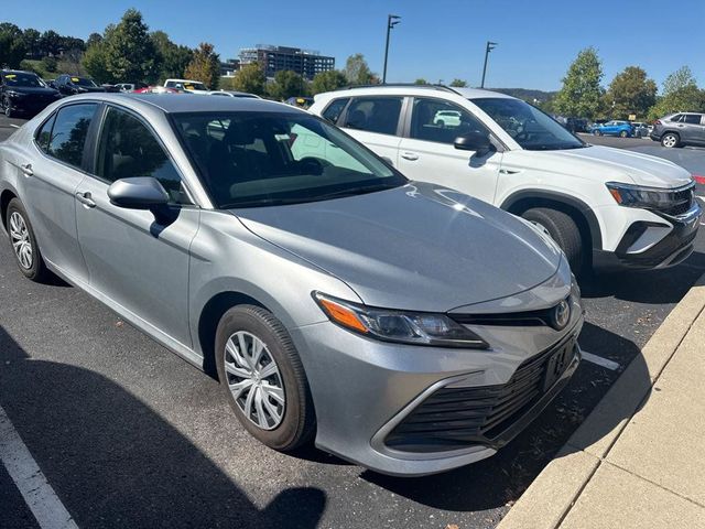 2024 Toyota Camry Hybrid LE